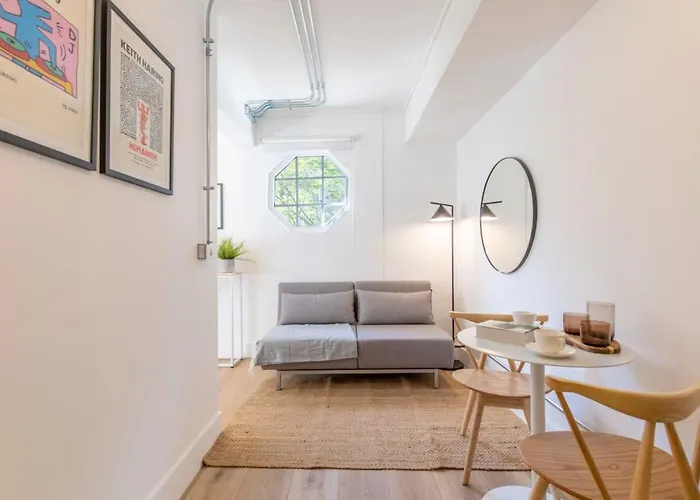 Hom I Acogedor Y Luminoso Studio En Monjitas Servicio